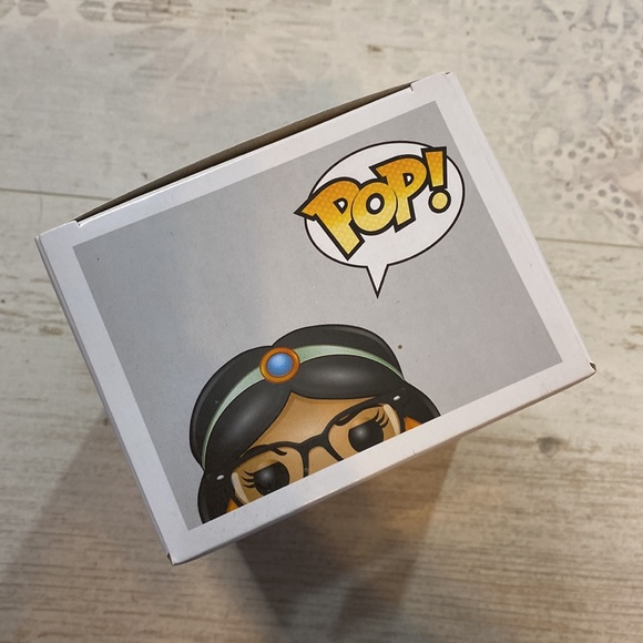 Funko Pop Nerd Jasmine #68 Disney Exclusive Figure - Picture 7 of 8